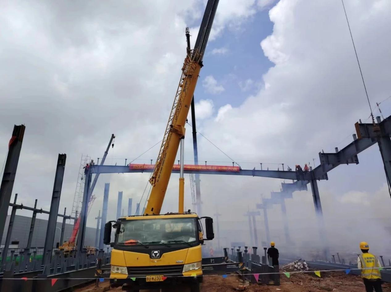 Chery KD 부품 생산 워크숍 건설 프로젝트 빔에 대한 EIHE는 Chery Automobile Qingdao Base Construction Project가 입찰“3 개의 연속 타이틀”을 수상했습니다.